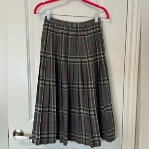 80s HIGHLAND QUEEN women's made in canada grey plaid wool skirt, 10 US.